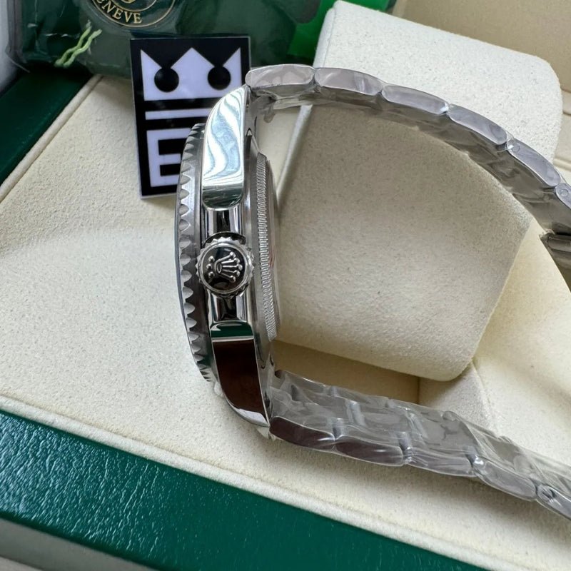 Rolex Submariner – Green Dial